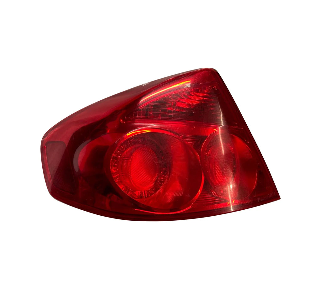 INFINITI G35 (2005-2006) OEM OUTER DRIVER SIDE TAIL LIGHT INFINITI