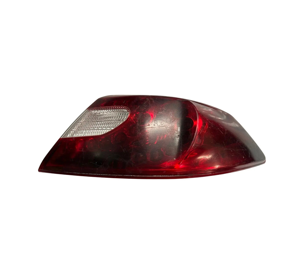 INFINITI M37 (2011-2013) OEM OUTER RIGHT SIDE TAIL LIGHT INFINITI