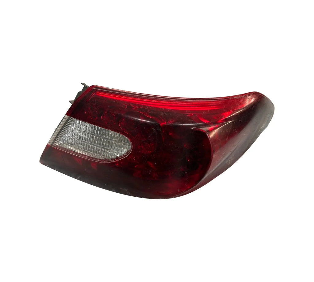 INFINITI M37 (2011-2013) OEM OUTER RIGHT SIDE TAIL LIGHT INFINITI